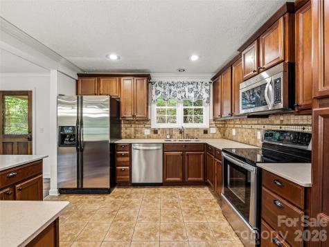 2388 Hebron Road Hendersonville NC 28739