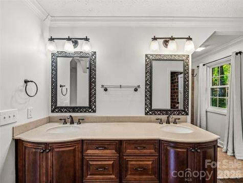 2388 Hebron Road Hendersonville NC 28739