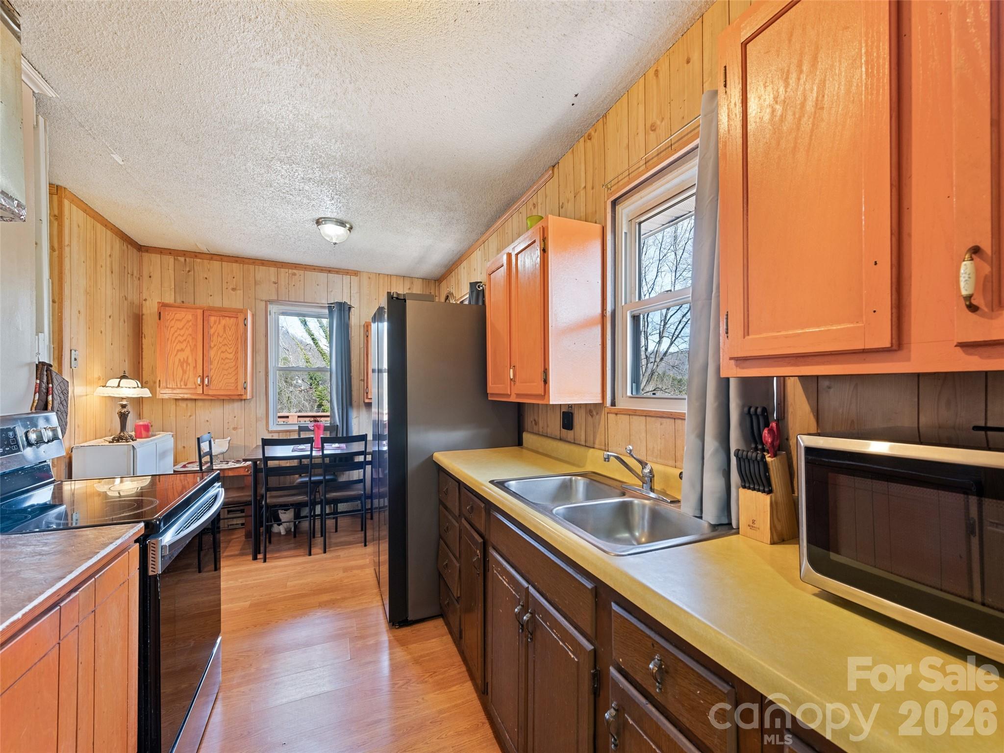 85 Culvern Street Asheville NC 28804