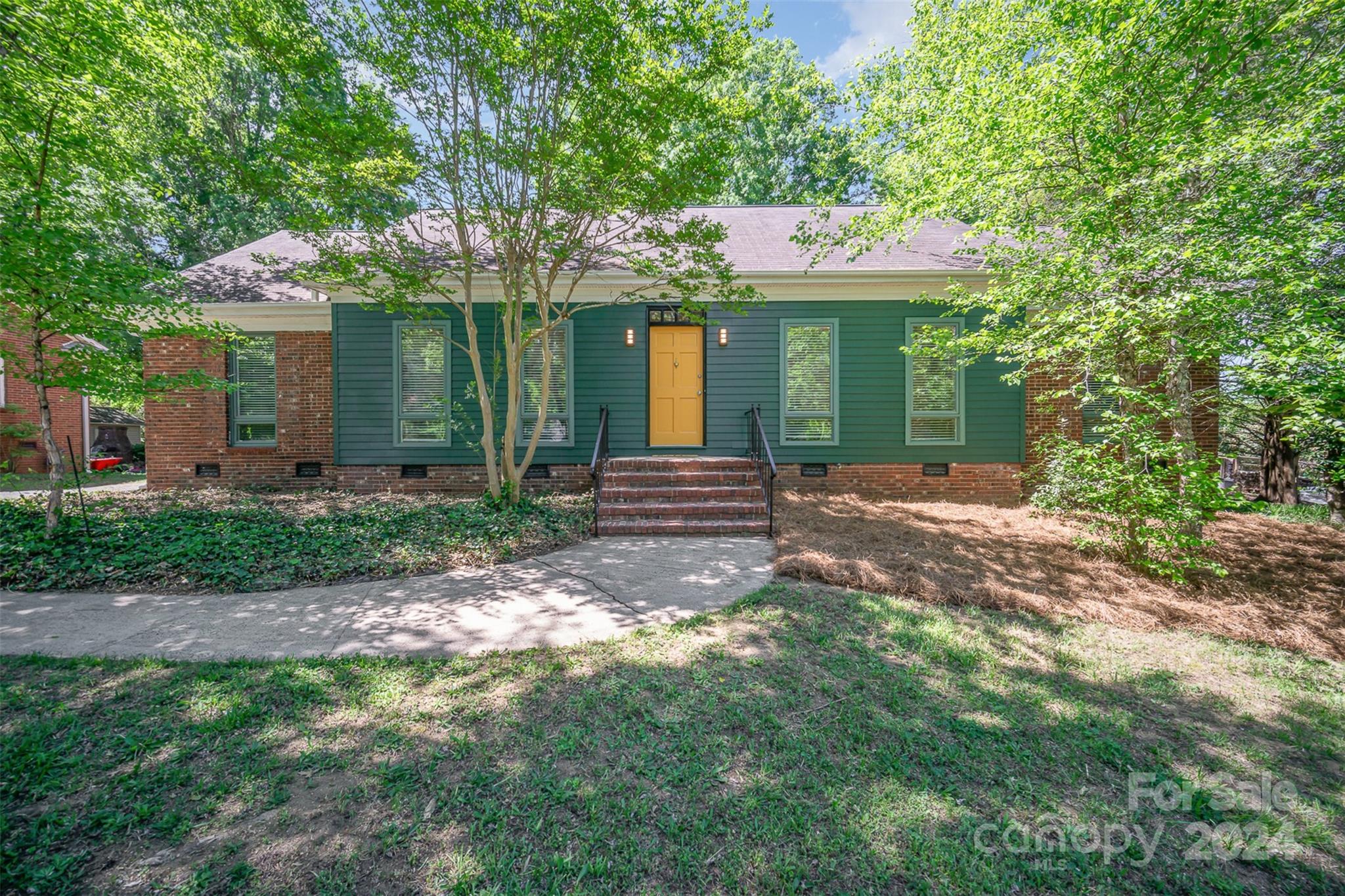 1616 Bonnie Lane Charlotte NC 28213