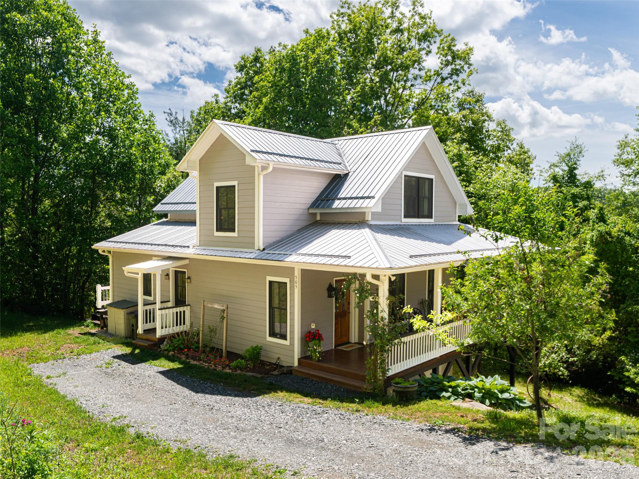 565 Bailey Street Mars Hill NC 28754