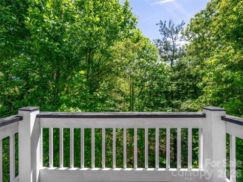 565 Bailey Street Mars Hill NC 28754