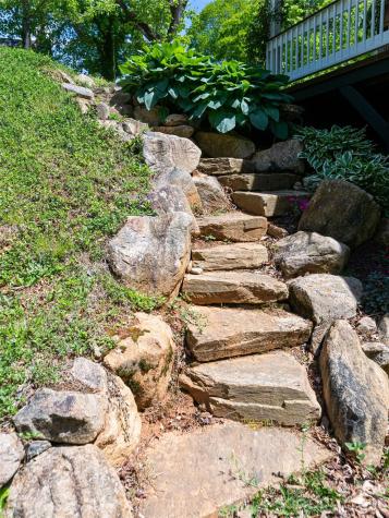 565 Bailey Street Mars Hill NC 28754