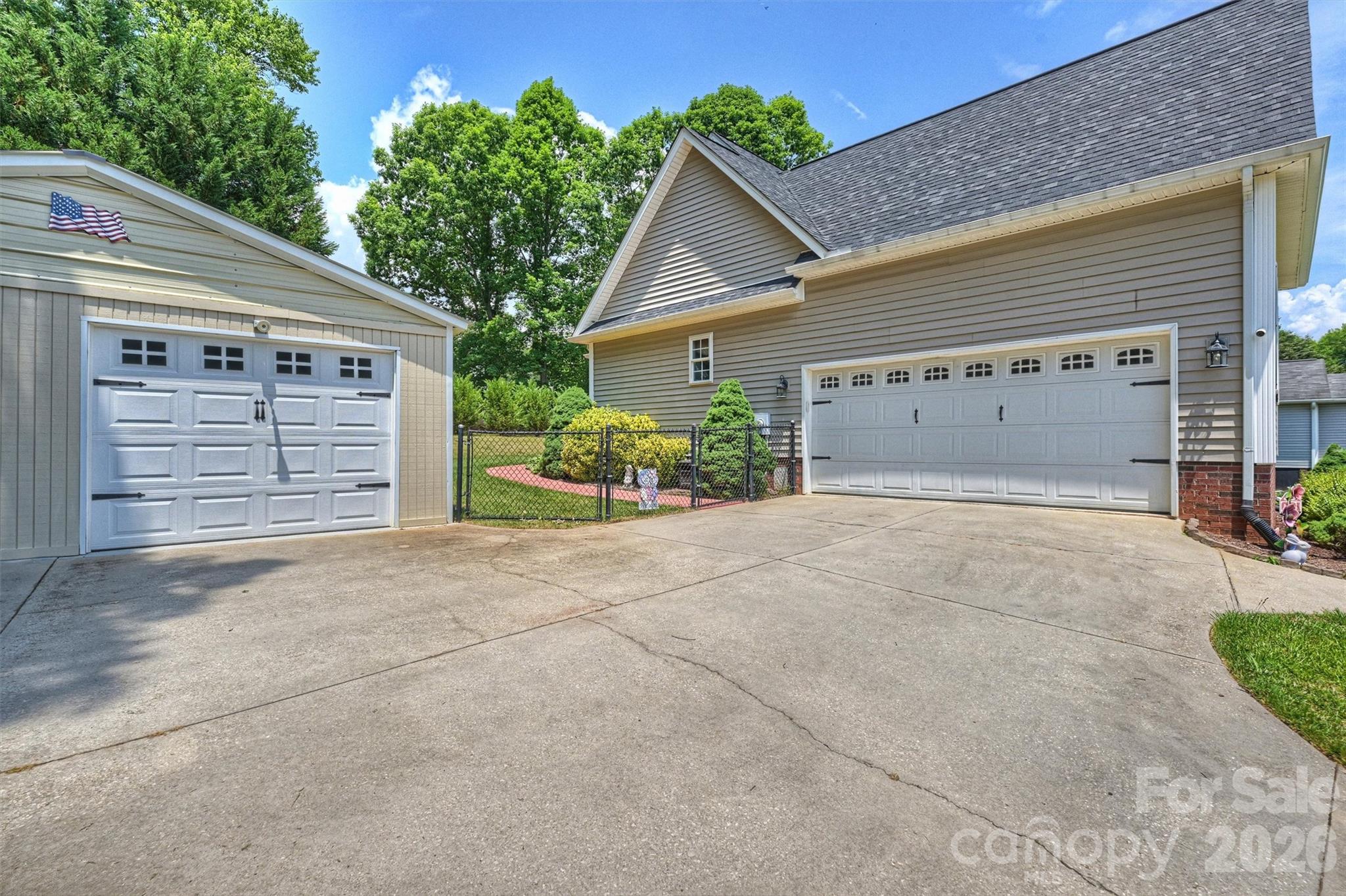 1302 Laurel Woods Drive Gastonia NC 28052