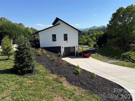1 Little Oak Road Leicester NC 28748