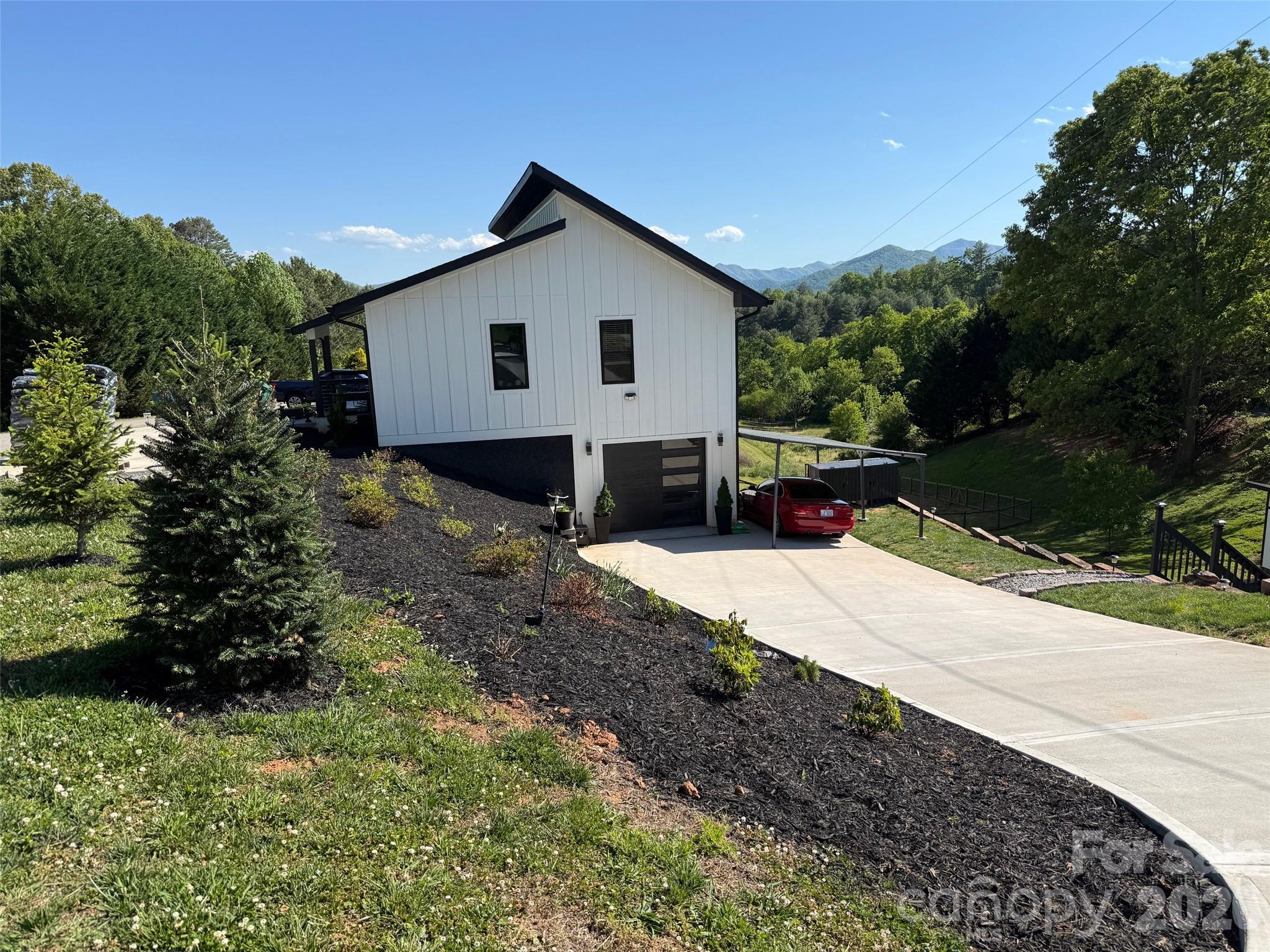 1 Little Oak Road Leicester NC 28748