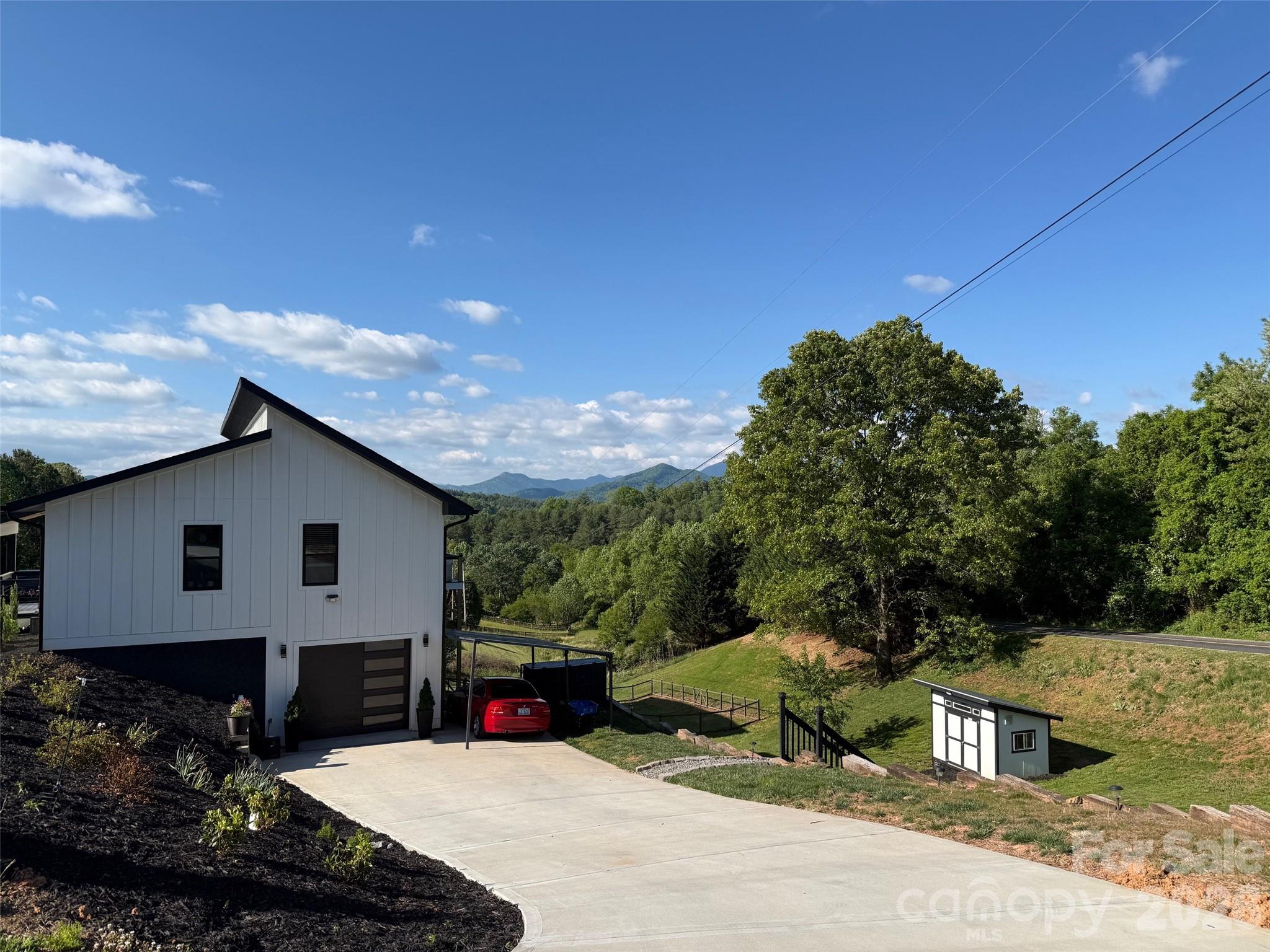1 Little Oak Road Leicester NC 28748