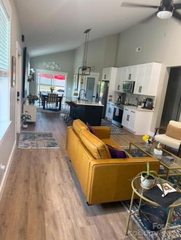 1 Little Oak Road Leicester NC 28748
