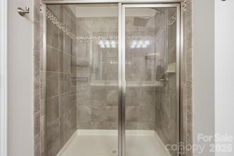 2441 Diplomat Lane Charlotte NC 28210