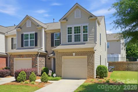 2441 Diplomat Lane Charlotte NC 28210