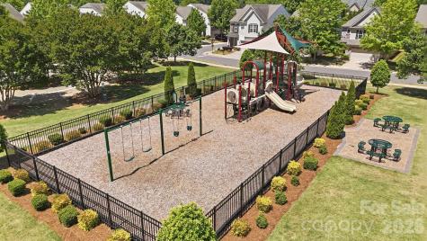 2441 Diplomat Lane Charlotte NC 28210