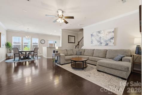 2441 Diplomat Lane Charlotte NC 28210