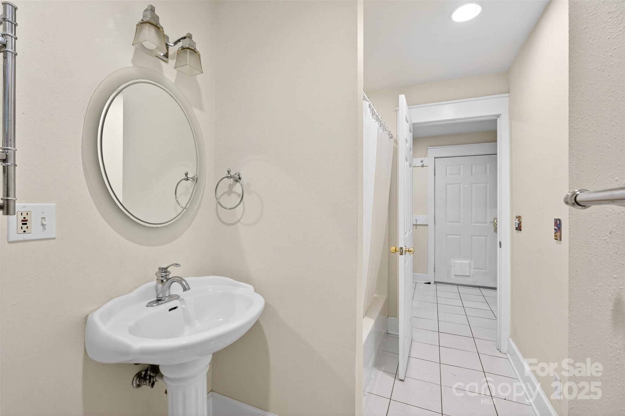 160 E Howard Street Tryon NC 28782