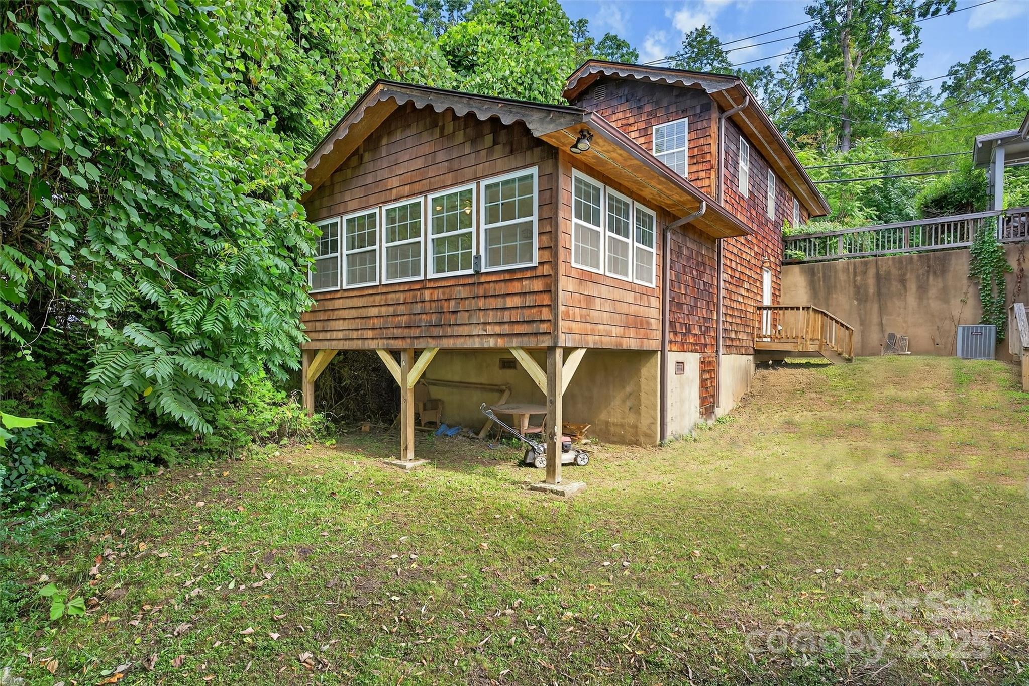 160 E Howard Street Tryon NC 28782