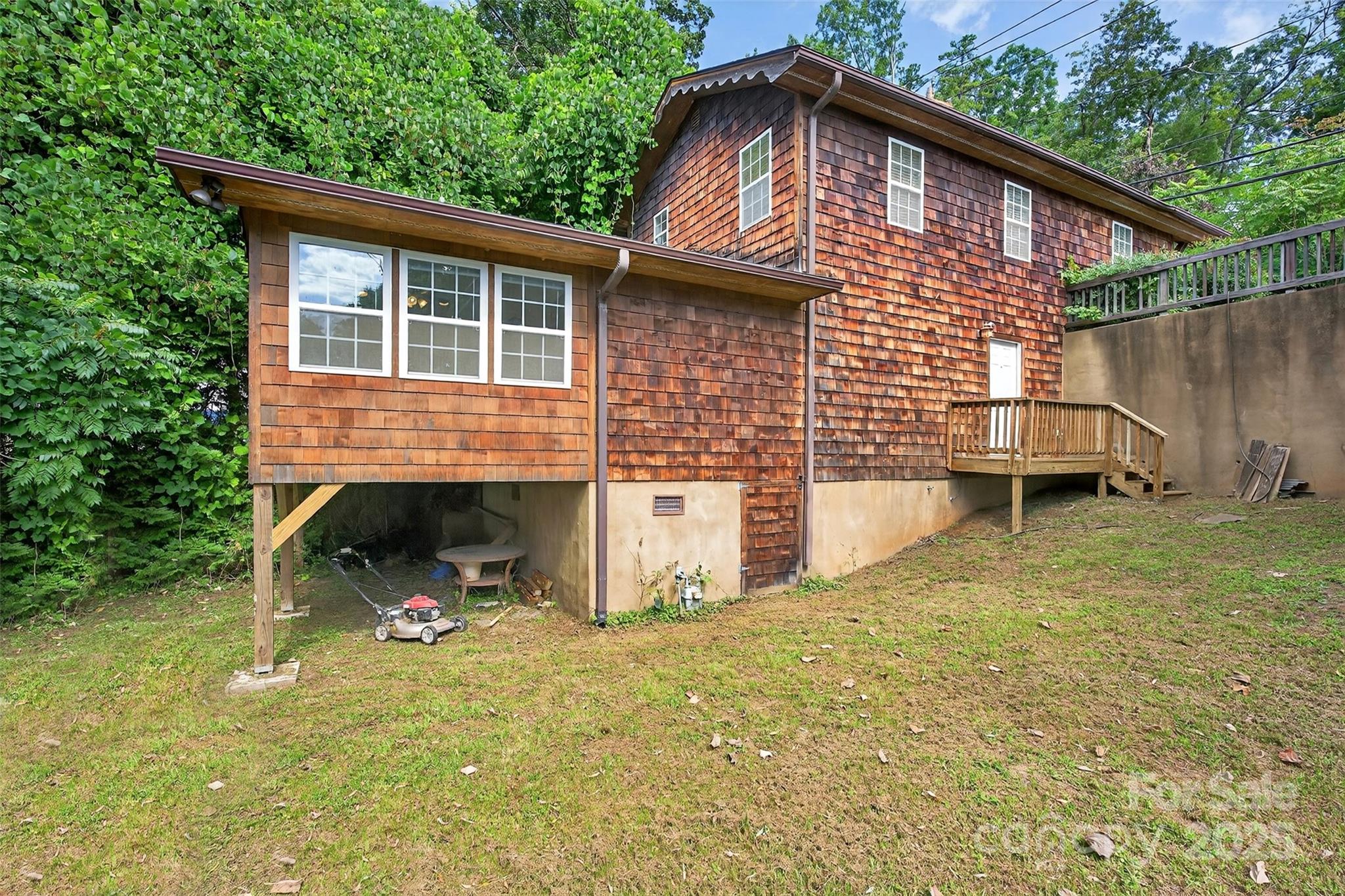 160 E Howard Street Tryon NC 28782