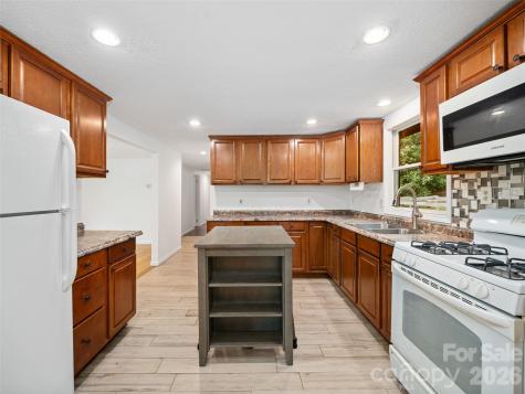 125 Heartland Lane Burnsville NC 28714