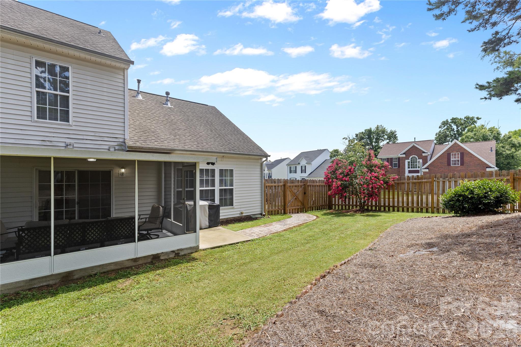 9746 Holly Park Drive Charlotte NC 28214
