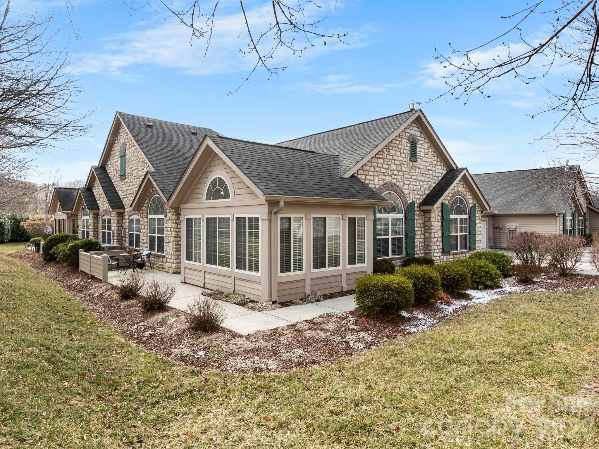 92 Mountain Meadow Circle Weaverville NC 28787