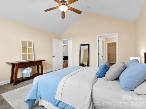 92 Mountain Meadow Circle Weaverville NC 28787