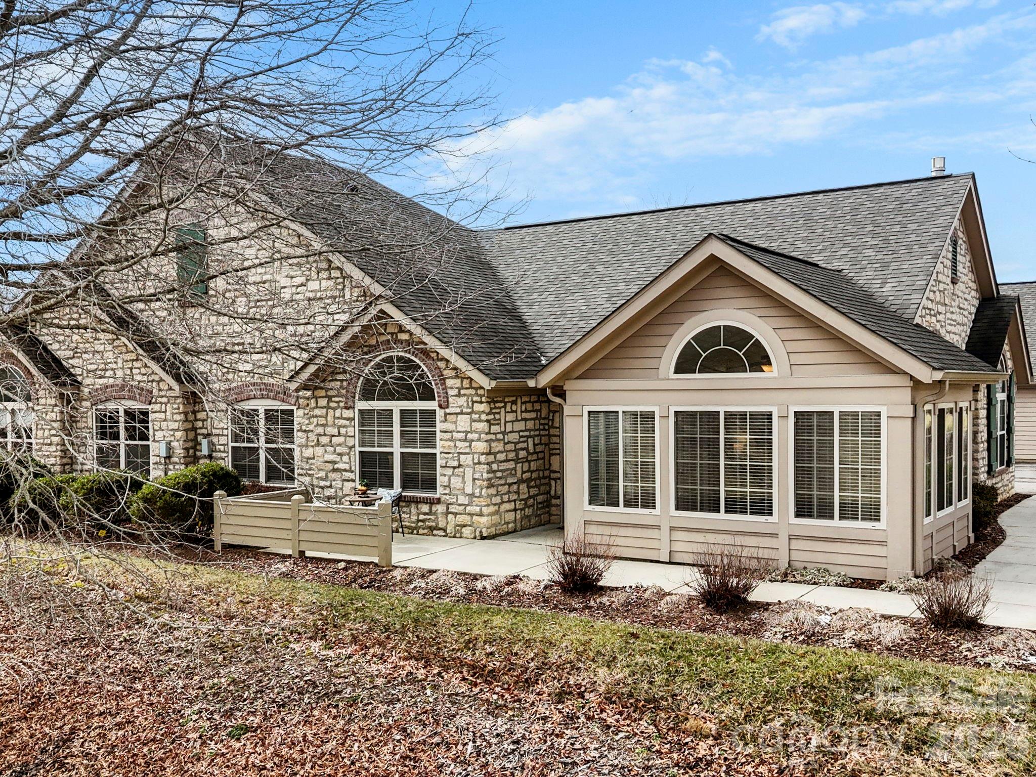92 Mountain Meadow Circle Weaverville NC 28787