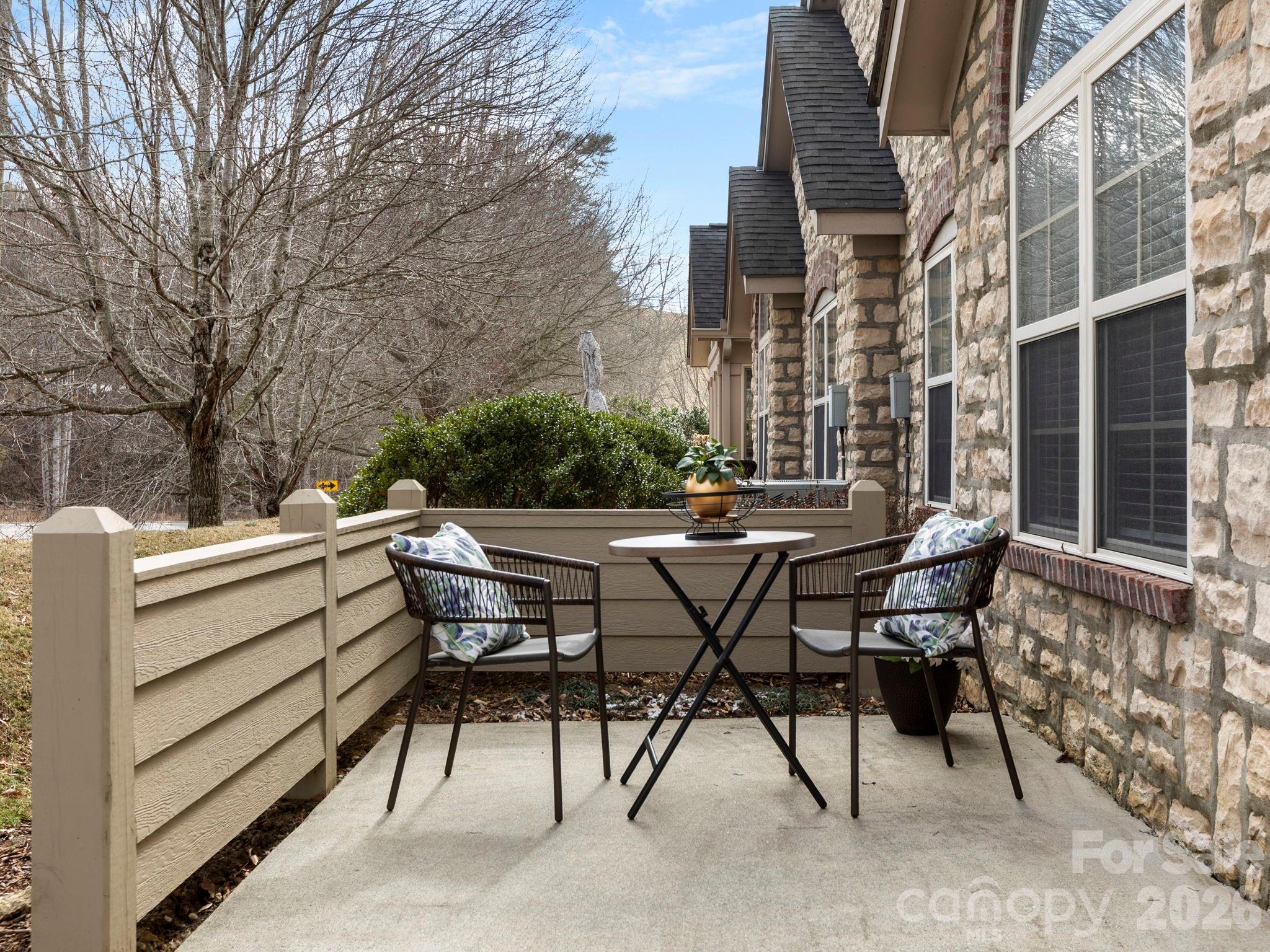 92 Mountain Meadow Circle Weaverville NC 28787