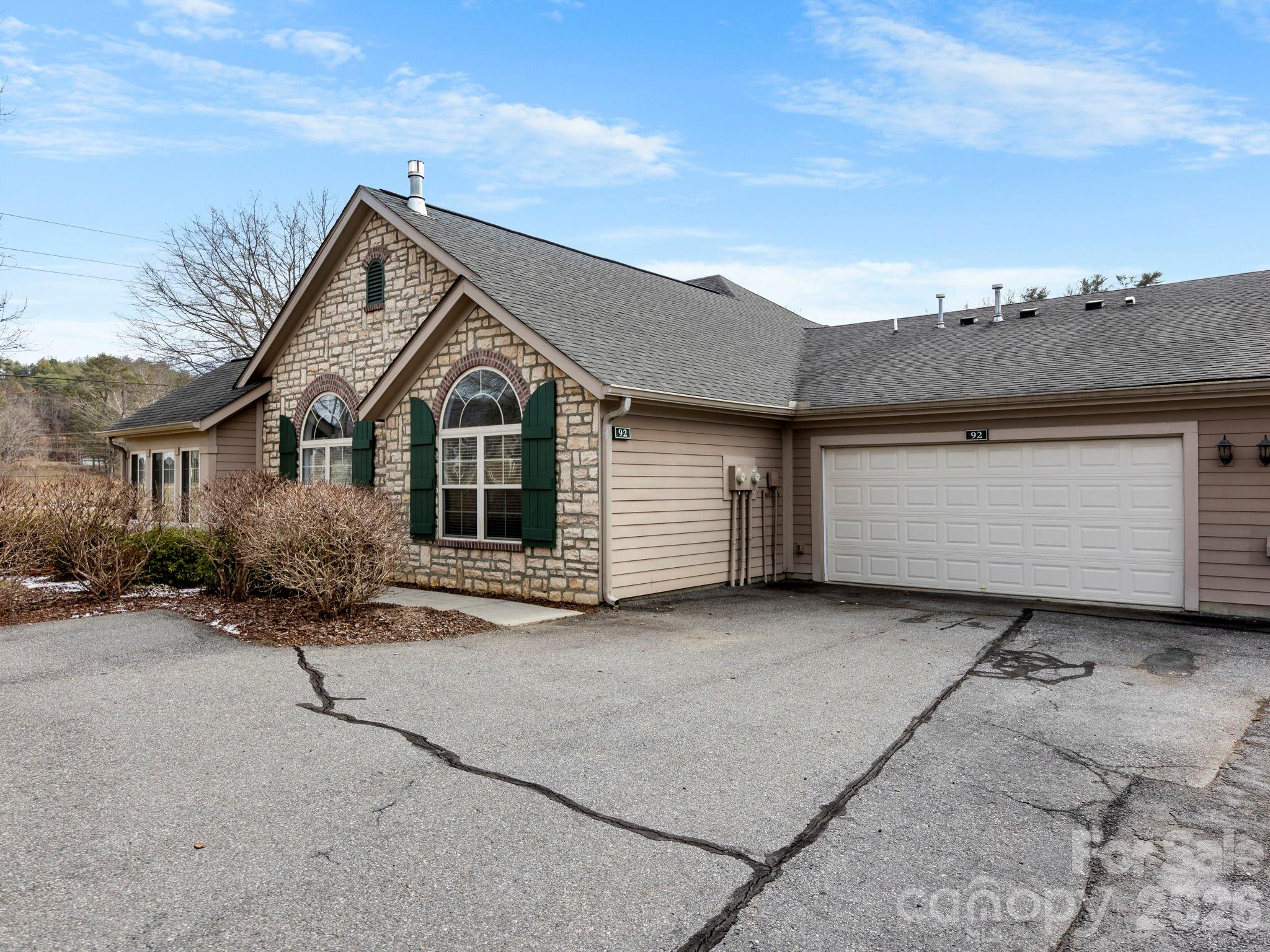 92 Mountain Meadow Circle Weaverville NC 28787