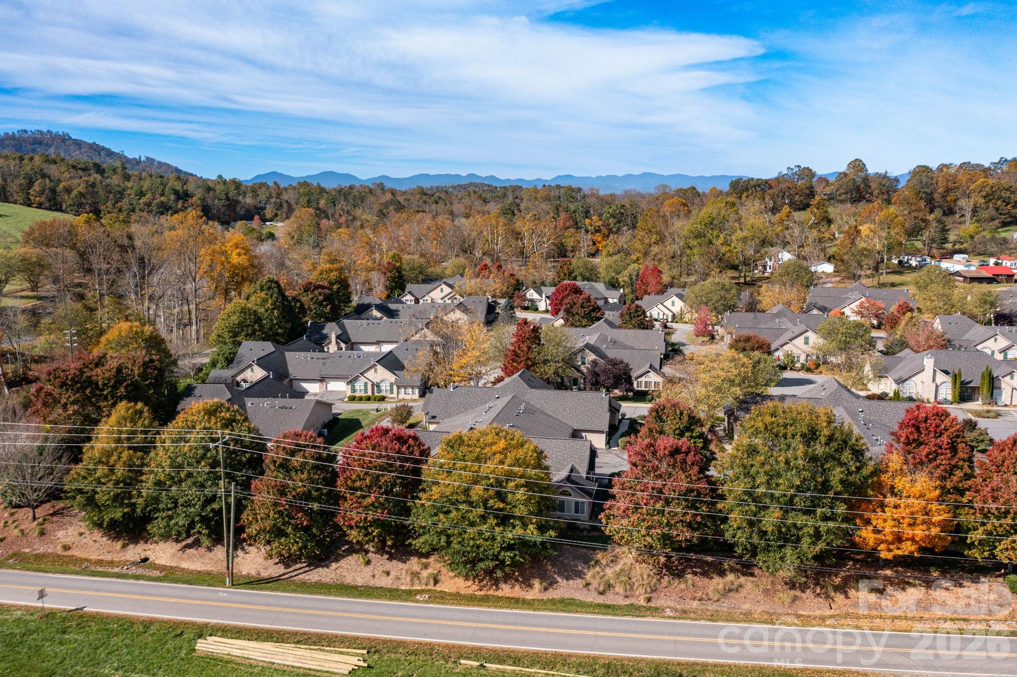92 Mountain Meadow Circle Weaverville NC 28787