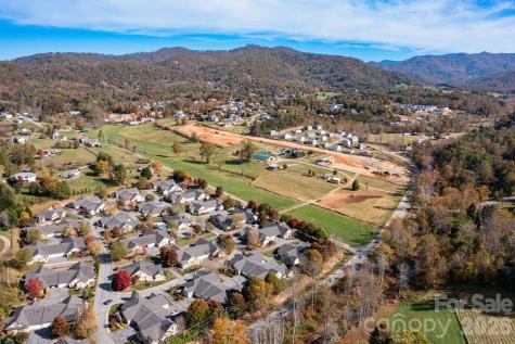 92 Mountain Meadow Circle Weaverville NC 28787