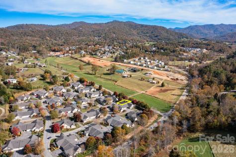 92 Mountain Meadow Circle Weaverville NC 28787