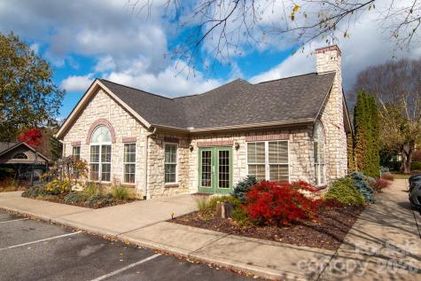 92 Mountain Meadow Circle Weaverville NC 28787