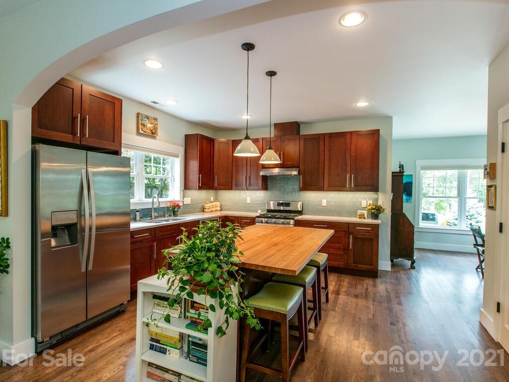 132 Westwood Place Asheville NC 28806