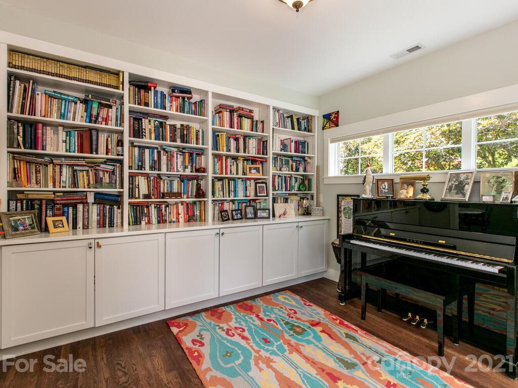 132 Westwood Place Asheville NC 28806