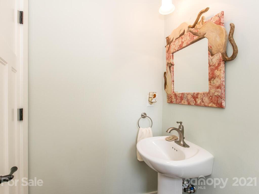 132 Westwood Place Asheville NC 28806