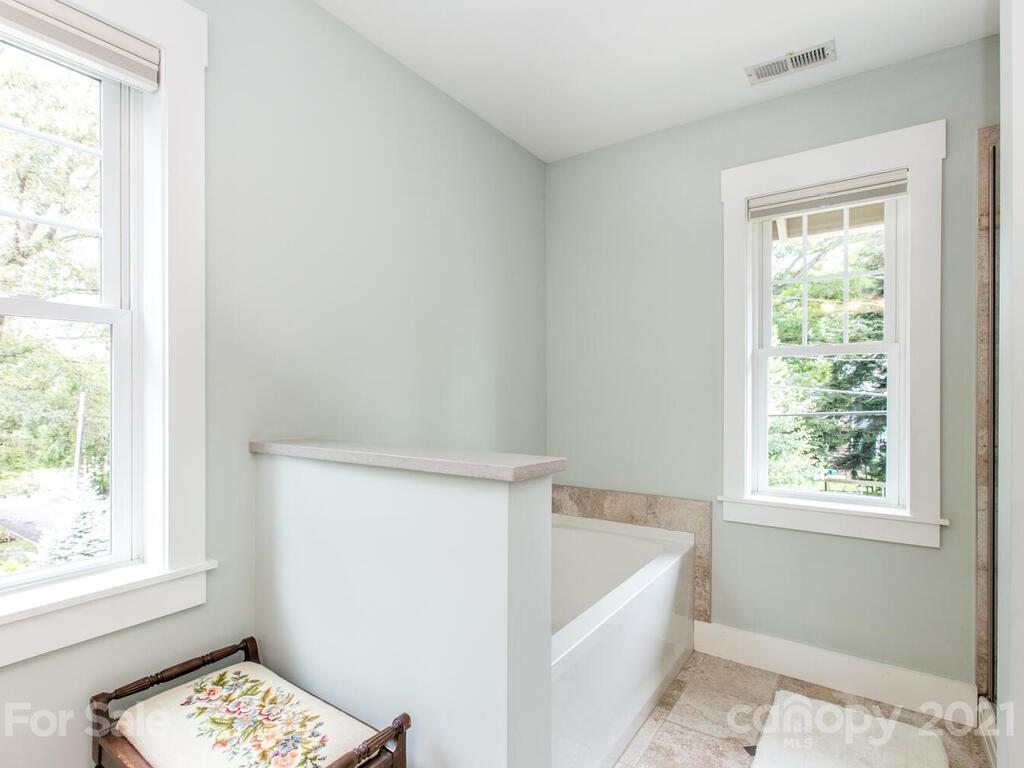 132 Westwood Place Asheville NC 28806