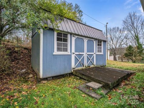 120 Maple Ridge Road Candler NC 28715