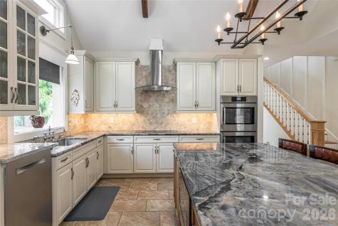208 Parrish Farm Road Waynesville NC 28786