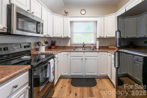 208 Parrish Farm Road Waynesville NC 28786