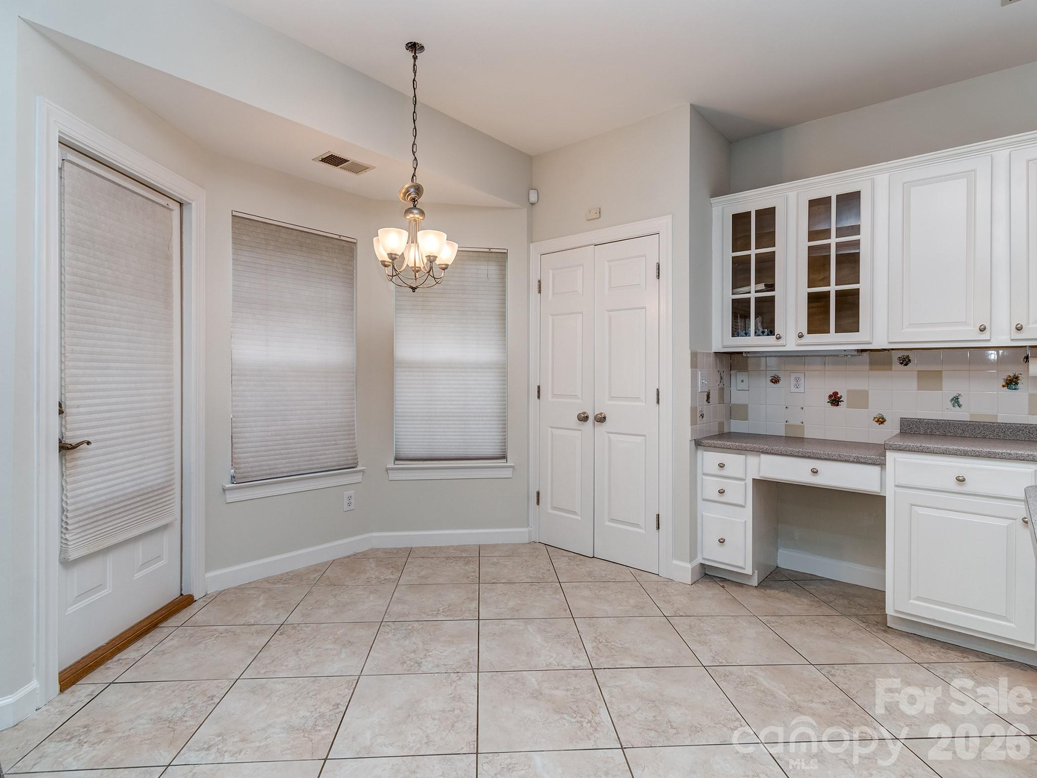 6221 Caslon Court Charlotte NC 28270