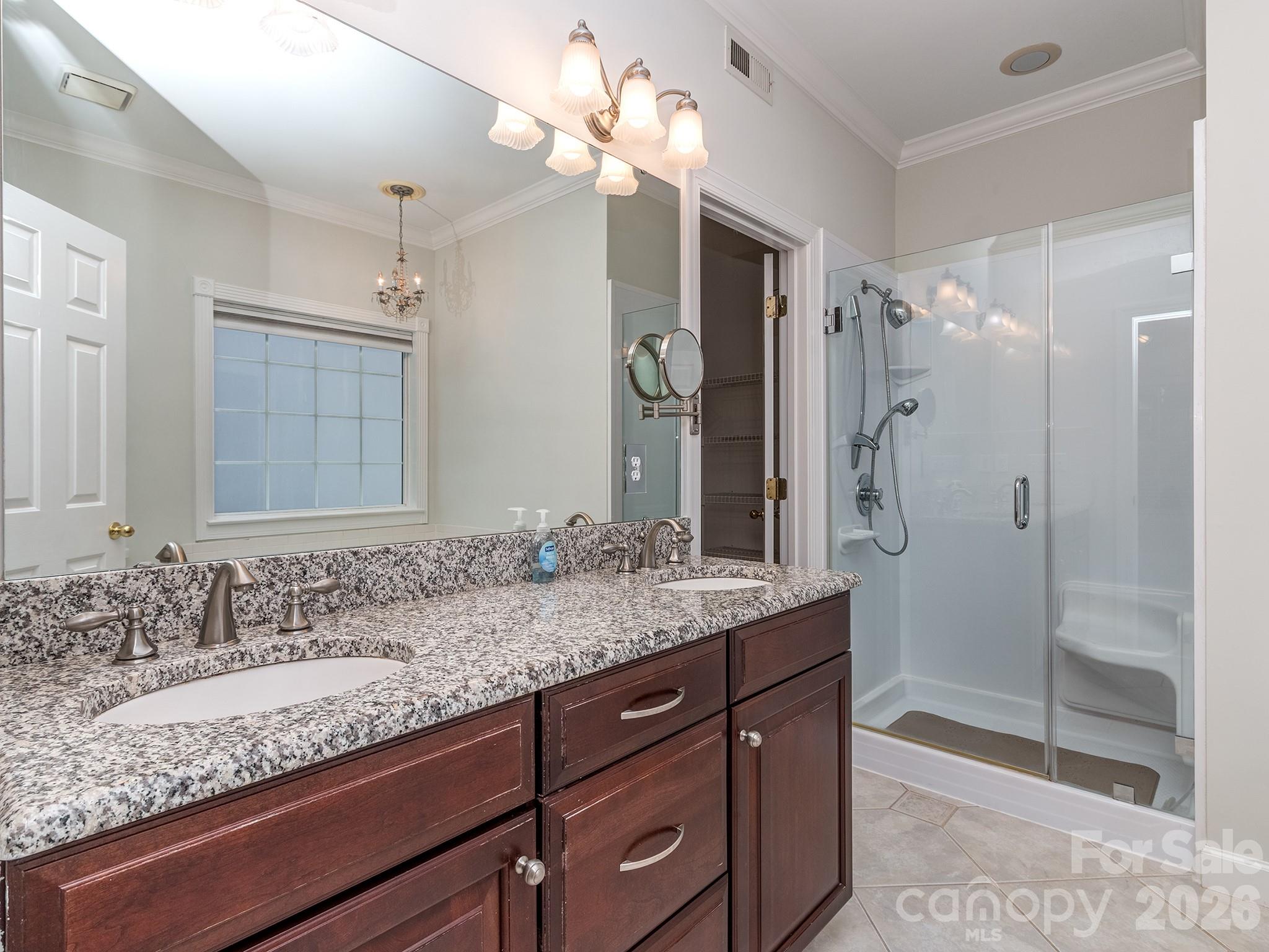 6221 Caslon Court Charlotte NC 28270