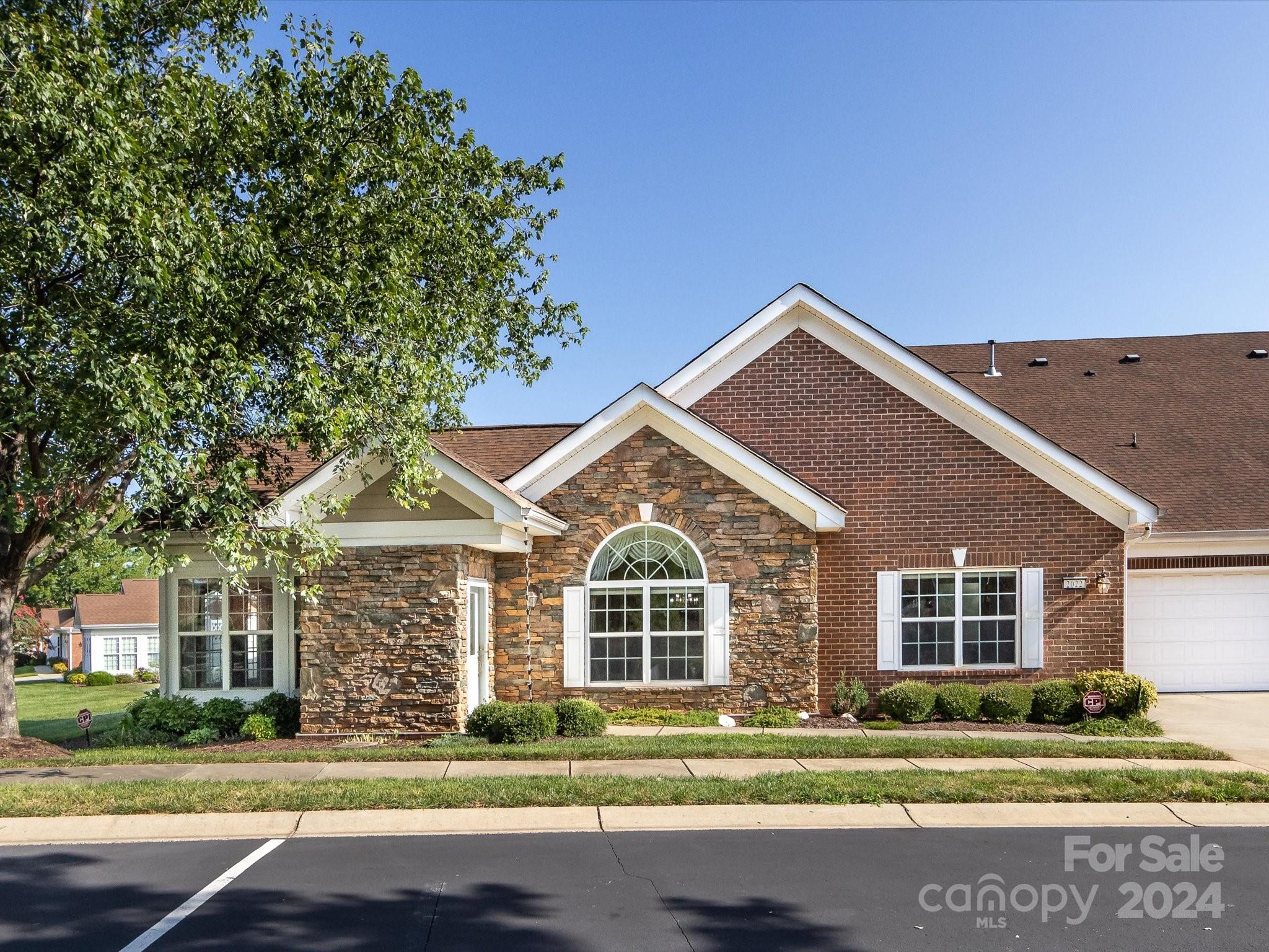 2022 Woodburn Terrace Matthews NC 28105