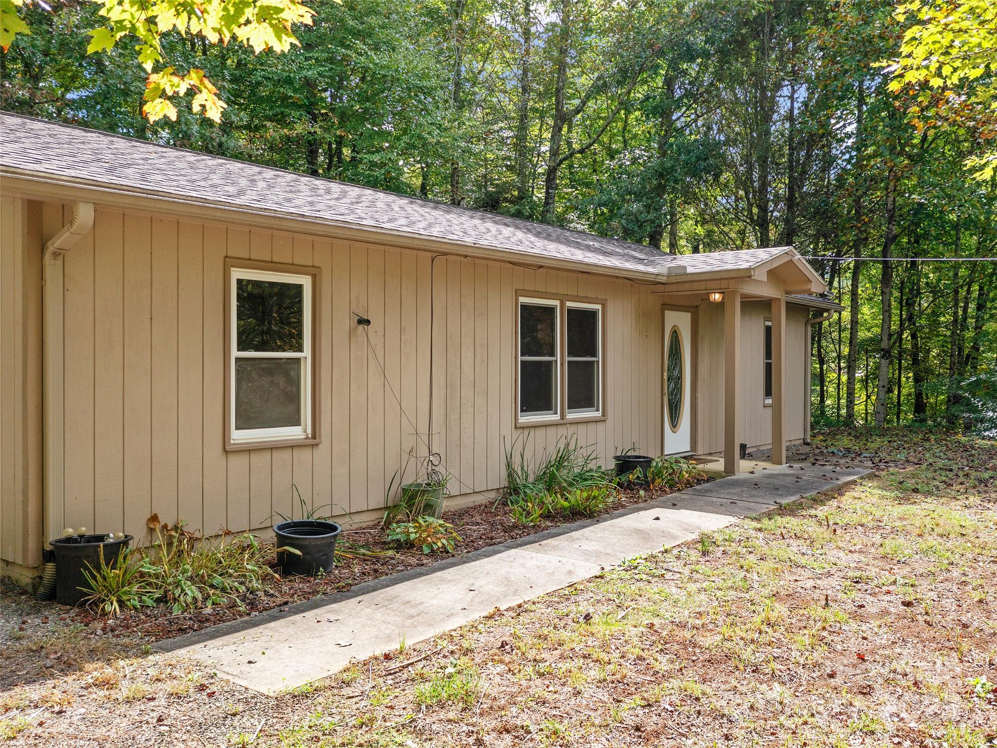 158 Dover Lane Spruce Pine NC 28777
