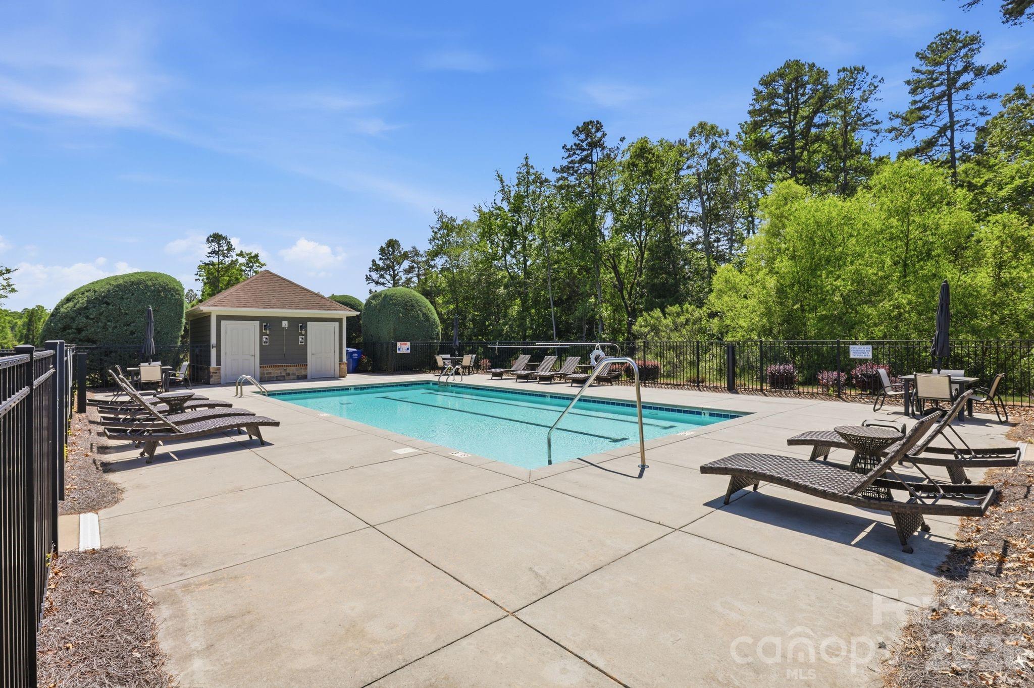 1327 Garden Vista Drive Matthews NC 28104