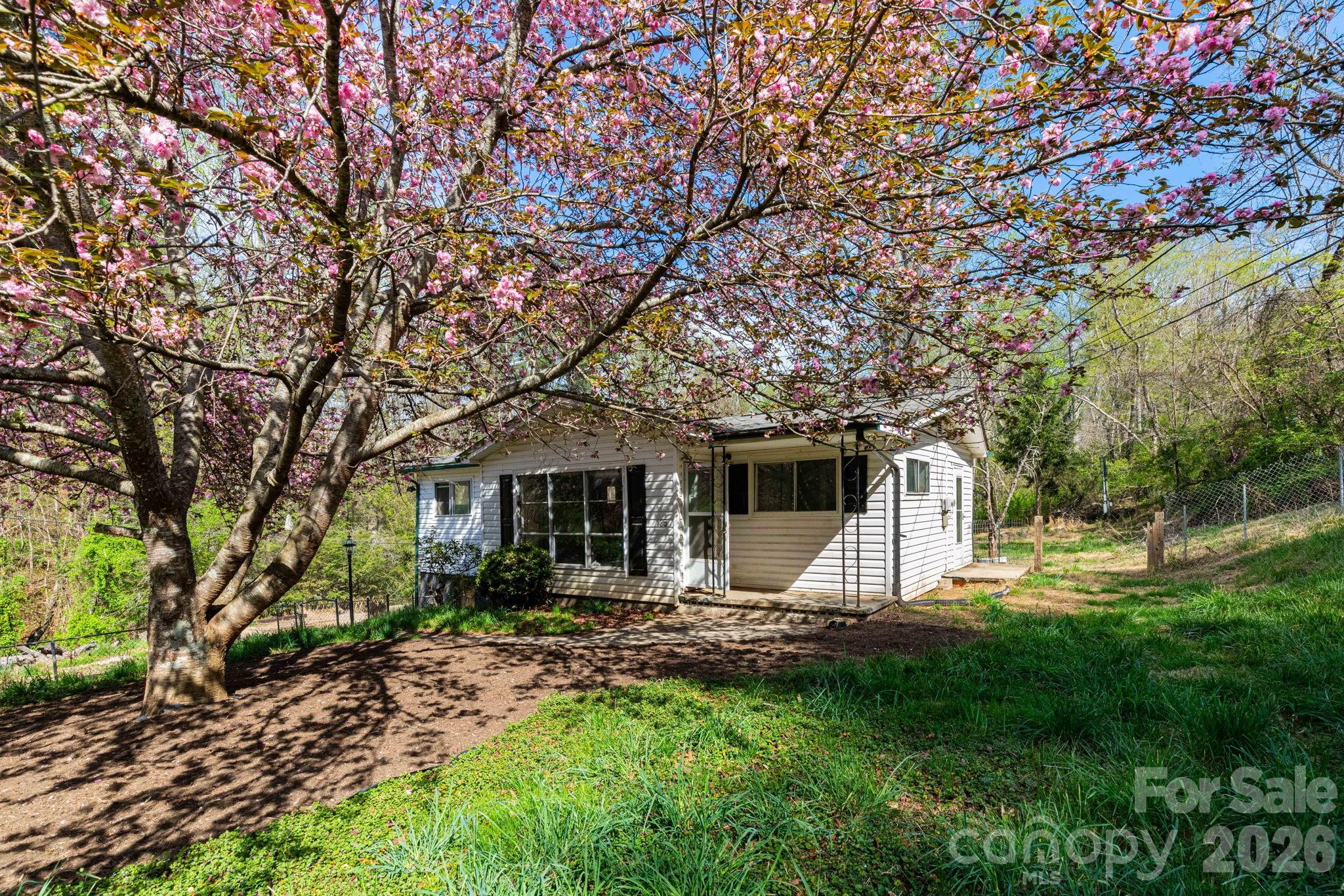 135 Sardis Drive Asheville NC 28806