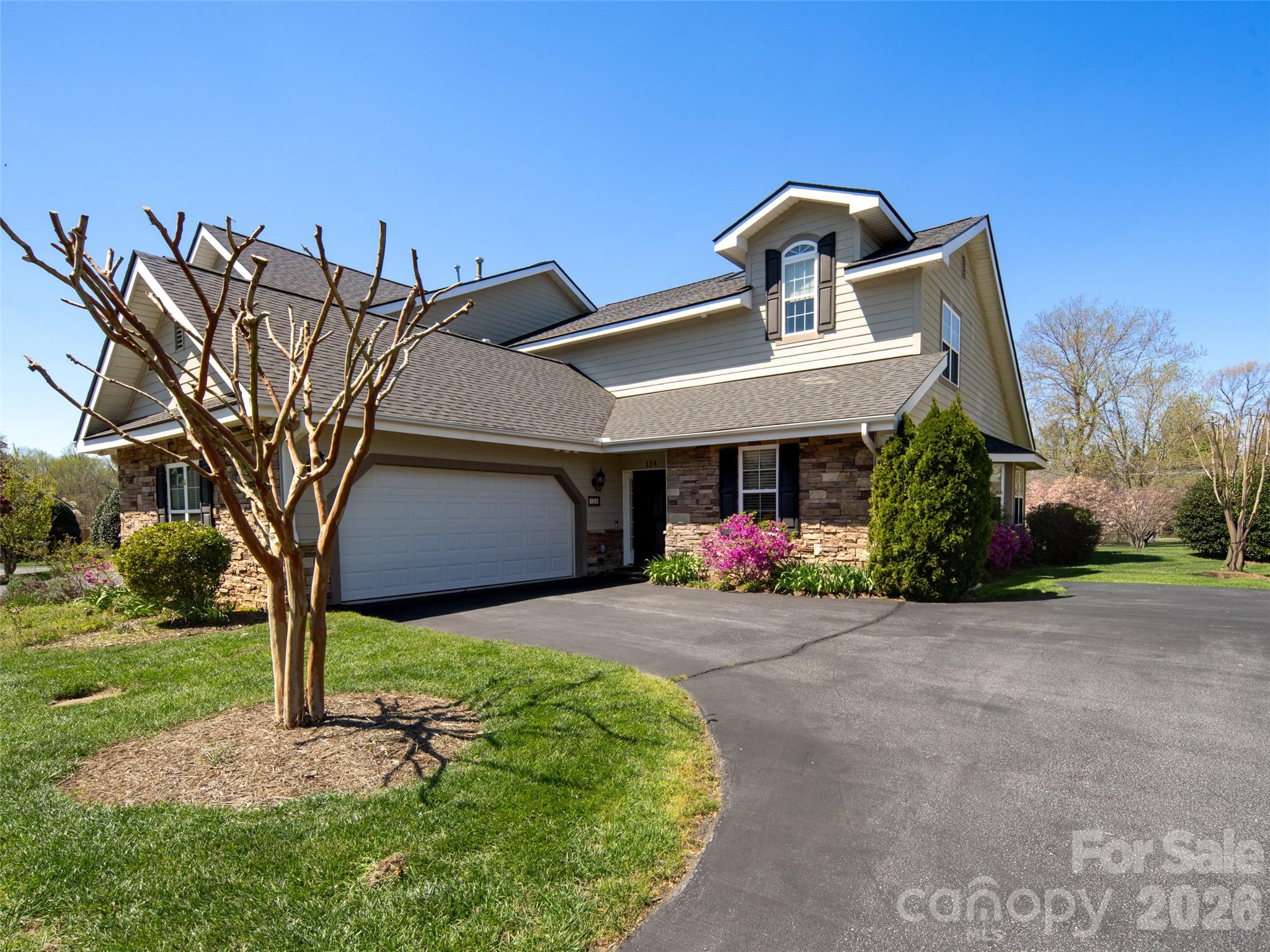 124 Towne Place Drive Hendersonville NC 28792