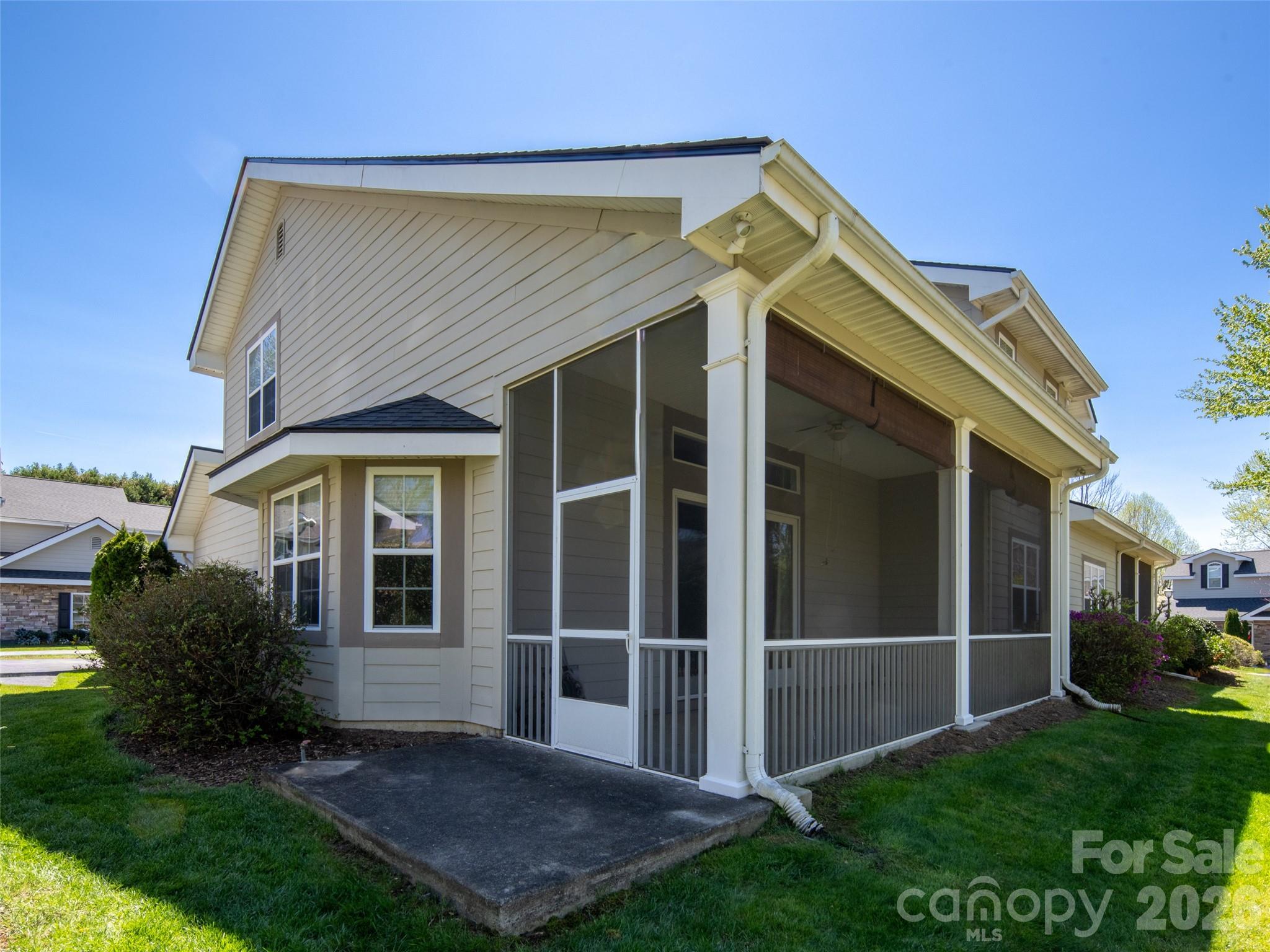 124 Towne Place Drive Hendersonville NC 28792