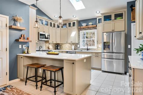 94 Squirrel Trail Hendersonville NC 28791