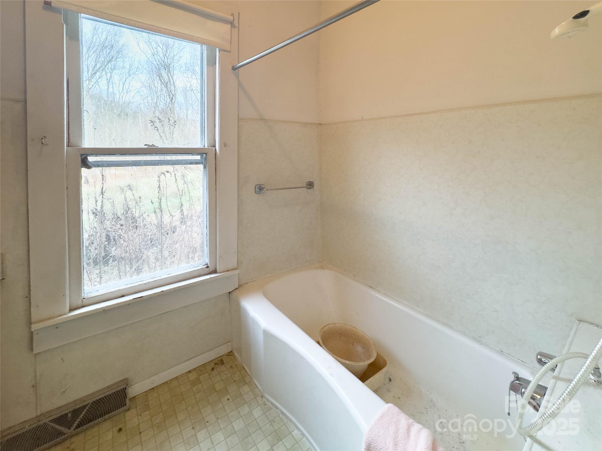 141 Burleson Drive Bakersville NC 28705