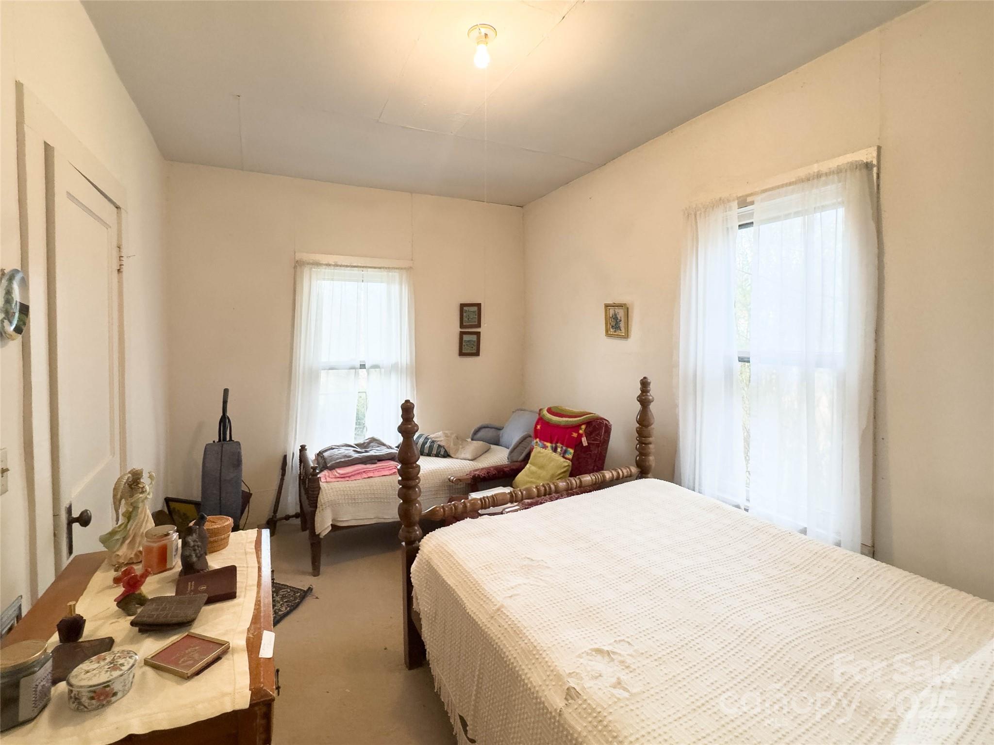 141 Burleson Drive Bakersville NC 28705