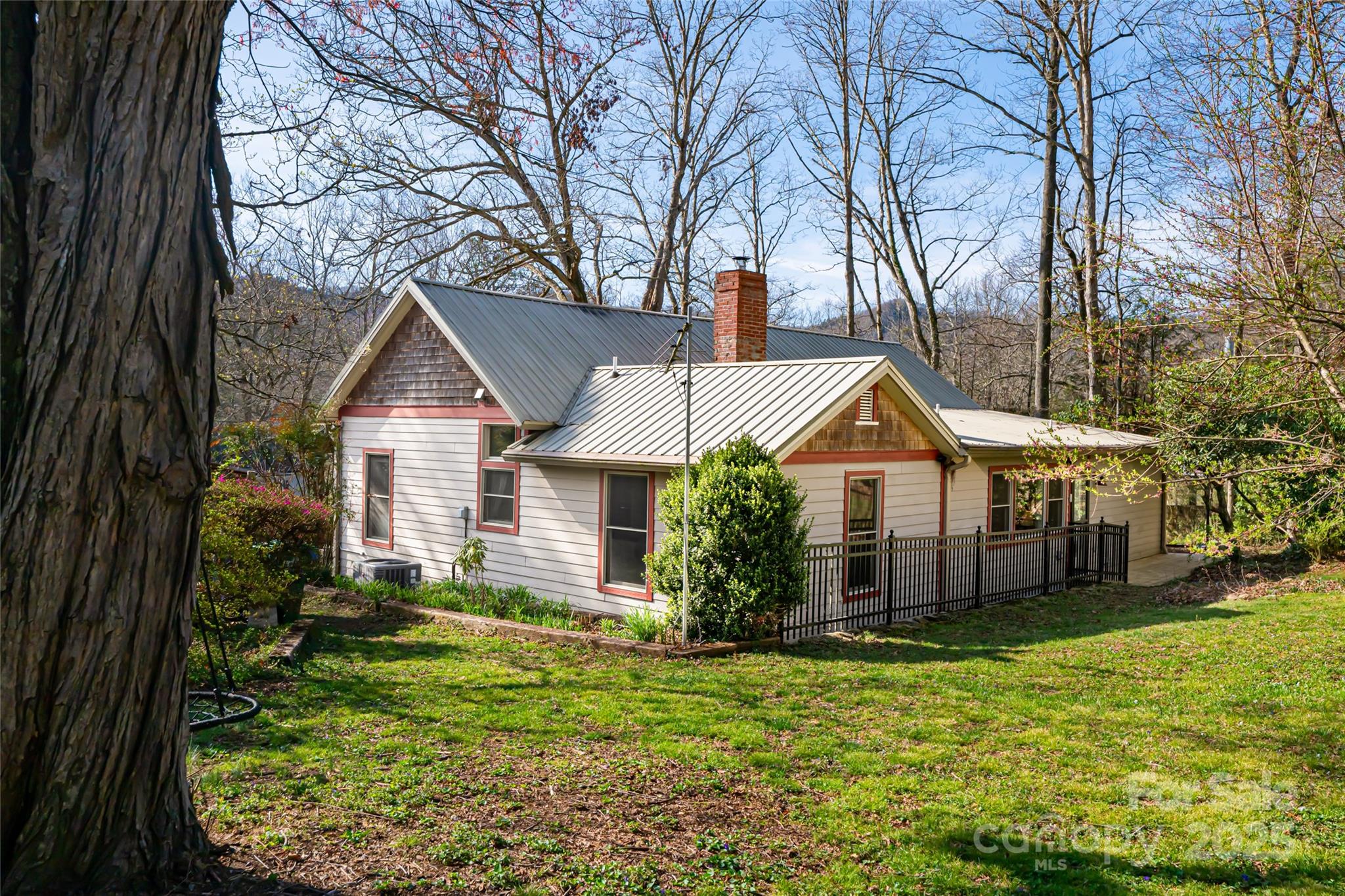 20 Meeks Road Black Mountain NC 28711