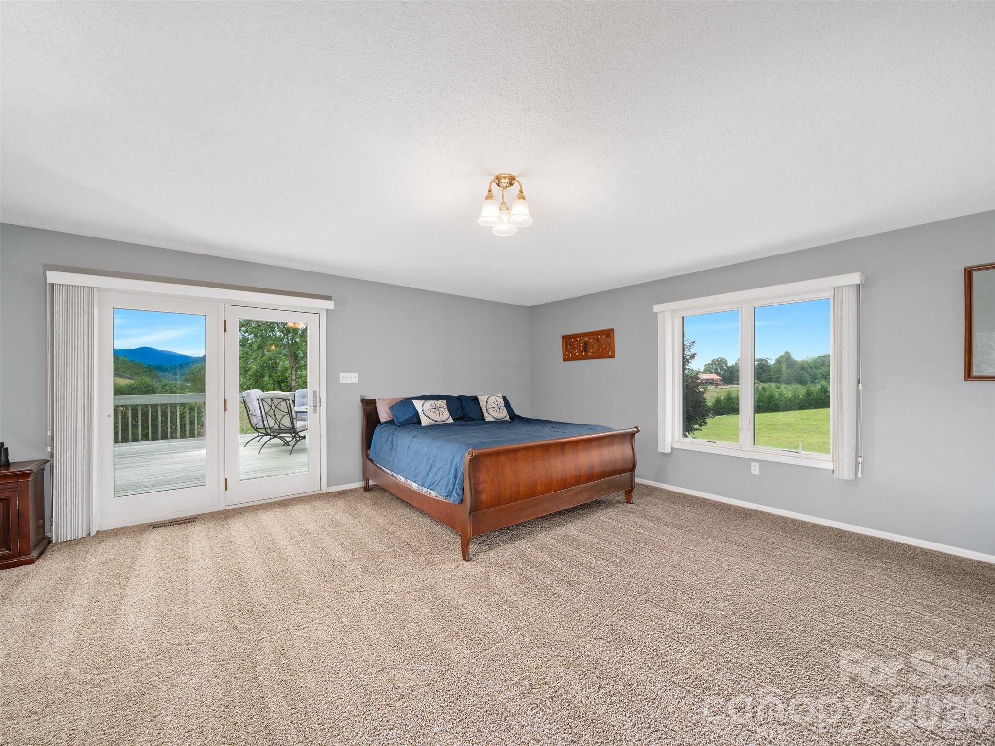 124 W Dogwood Circle Burnsville NC 28714